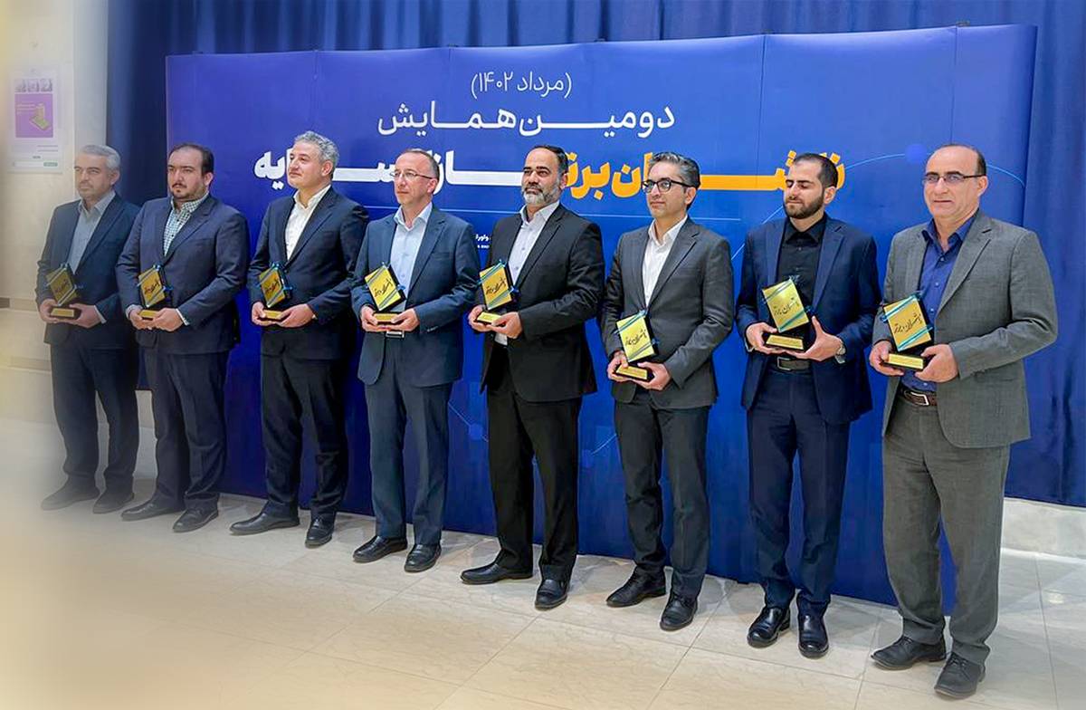 شرکت شیر پاستوریزه پگاه آذربایجان غربی ناشر برتر بازار سرمایه کشور معرفی شد