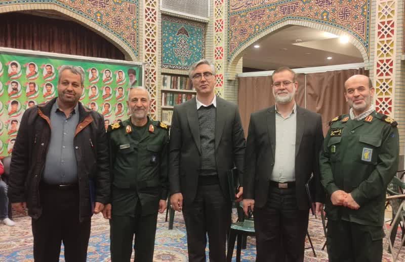 تجلیل از مدیرعامل شرکت پگاه اراک به عنوان مدیر جهادی
