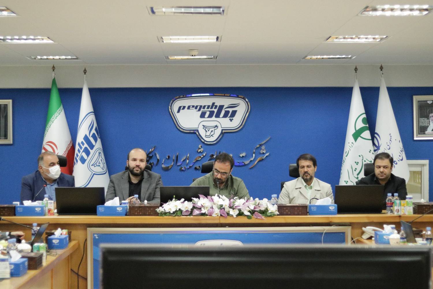 نشست هم اندیشی با حضور سرپرست شرکت سرمایه گذاری آتیه صبا