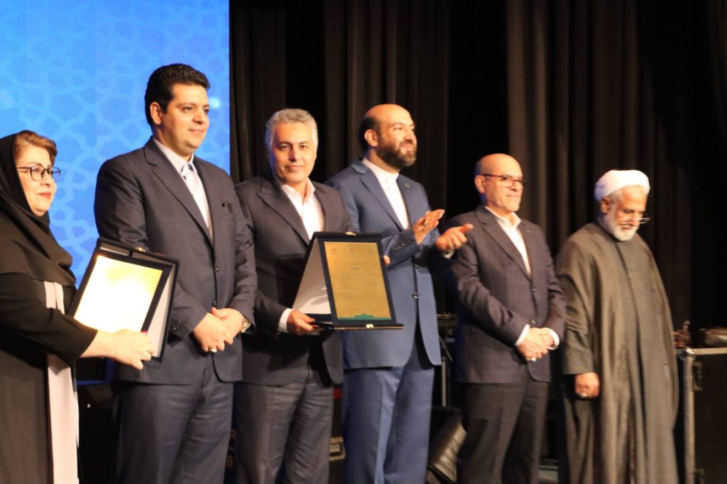 کسب جایزه ملی کیفیت توسط شرکت شیر پاستوریزه پگاه آذربایجان شرقی