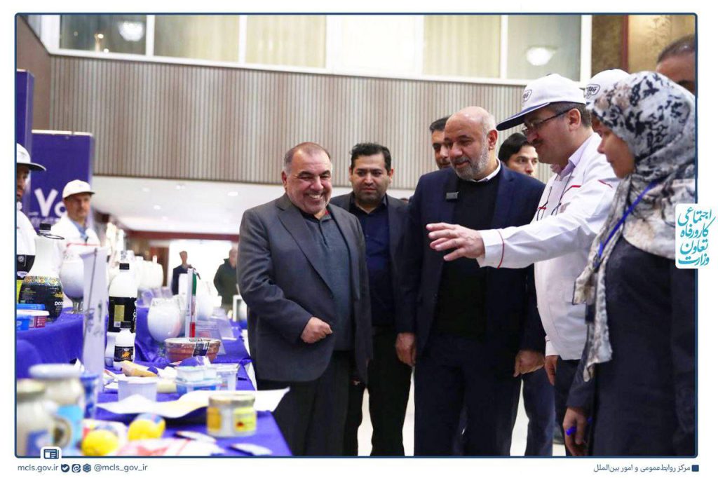 📸 حضور وزیر محترم تعاون، کار و رفاه اجتماعی، مدیرعامل محترم صندوق بازنشستگی کشوری و مدیرعامل محترم شرکت سرمایه گذاری آتیه صبا در همایش ۷۰ سالگی پگاه
