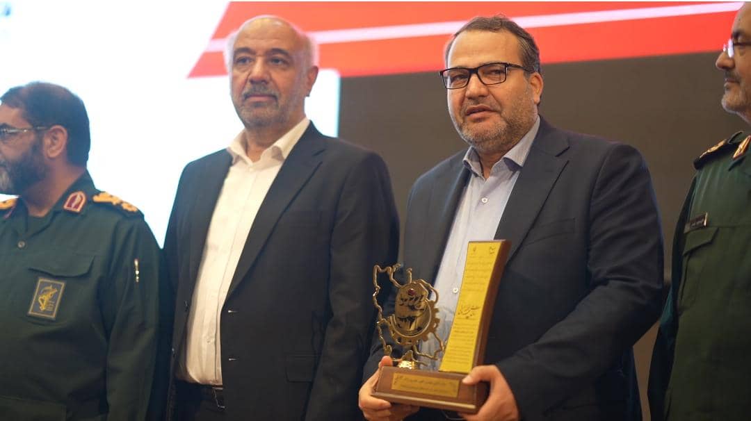 درخشش در نخستین جشنواره ملی با کسب نشان افتخار