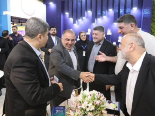 بازدید عضو هیأت مدیره و مشاور حقوقی هلدینگ خلیج فارس از غرفه پگاه در سومین روز ایران اکسپو ۲۰۲۵
