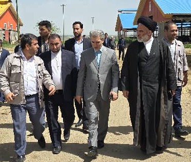 بازدید فرماندار، امام جمعه و دادستان سلماس از کشت و صنعت پگاه؛ تاکید بر رفع موانع تولید و توسعه سرمایه‌گذاری