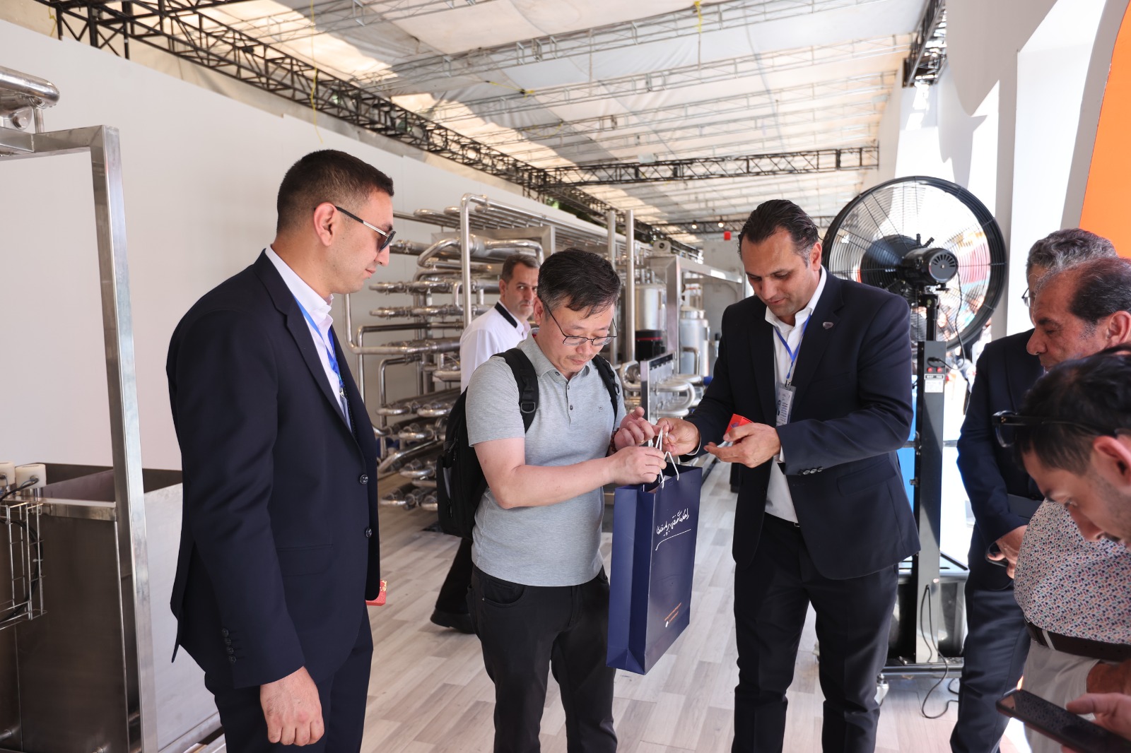 نشست مدیران بازرگانی پگاه با هیئت تجاری چین در حاشیه نمایشگاه ایران اگروفود
