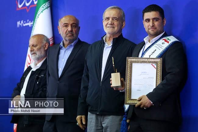 دیدار گرم کارگران پگاه با رئیس‌جمهور در جشنواره ملی امتنان