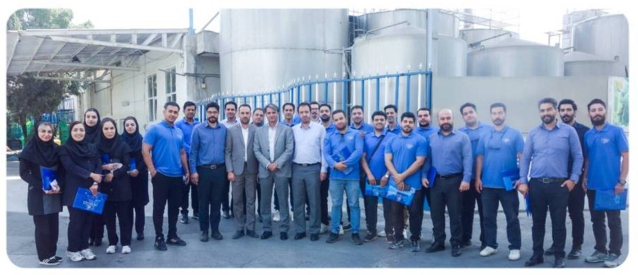 بازدید ویزیتورهای شعبه اراک بازارگستر ، از کارخانه پگاه اراک