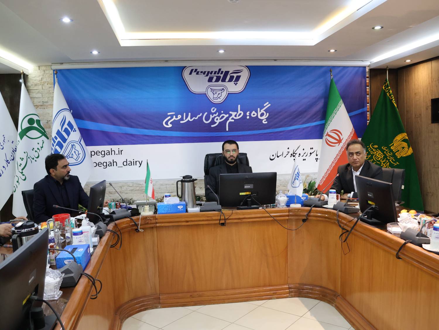 بازدید مشاور وزیر تعاون، کار و رفاه اجتماعی از شرکت شیر پاستوریزه پگاه خراسان