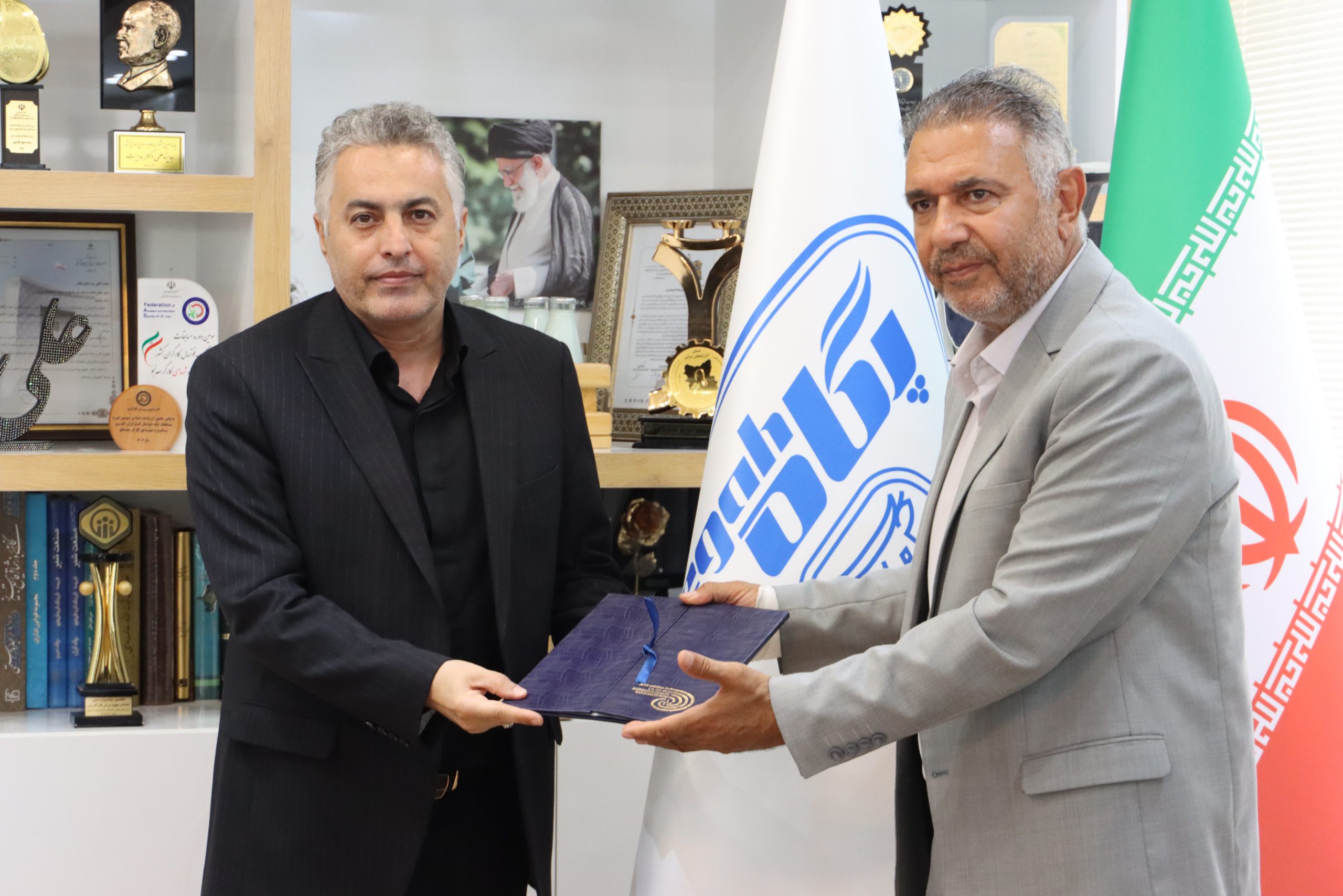تجلیل مدیرکل هواشناسی استان از مجموعه شیر پاستوریزه پگاه آذربایجان شرقی