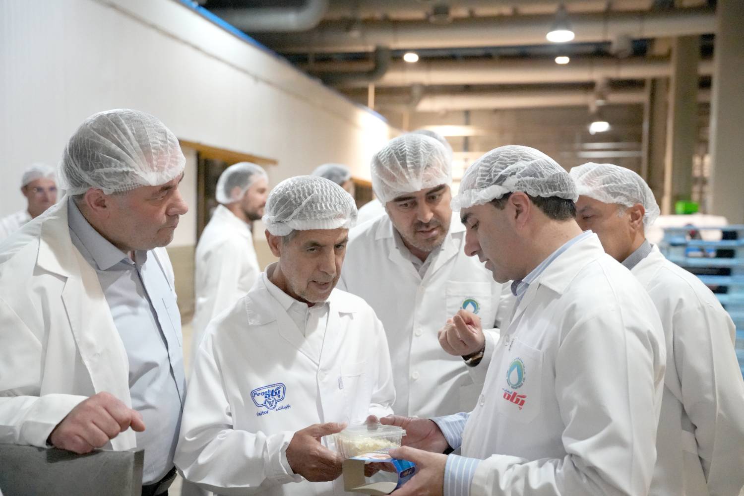 بازدید دبیر کمیسیون اجتماعی مجلس از پگاه آذربایجان غربی؛ تأکید بر حمایت از صنایع غذایی