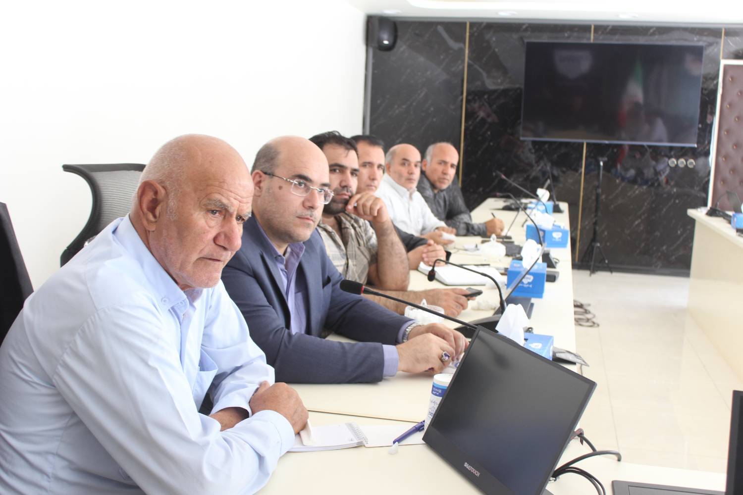 نشست تخصصی اتحادیه دامداران استان با شرکت شیر پاستوریزه پگاه آذربایجان شرقی