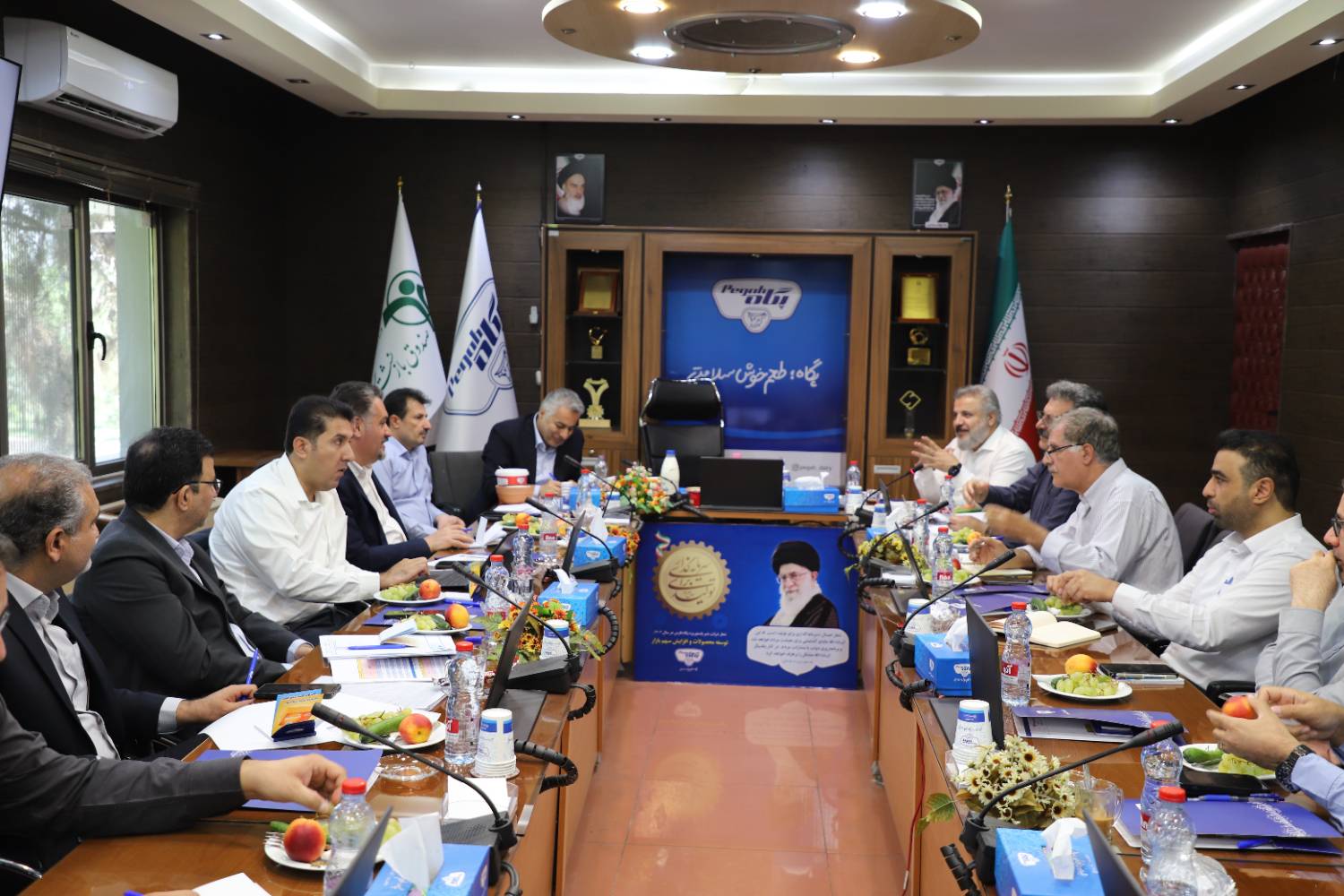 بررسی راهکارهای توسعه بازار و رفع موانع فروش در نشست مشترک مدیران عامل پگاه فارس و پخش سراسری بازارگستر پگاه