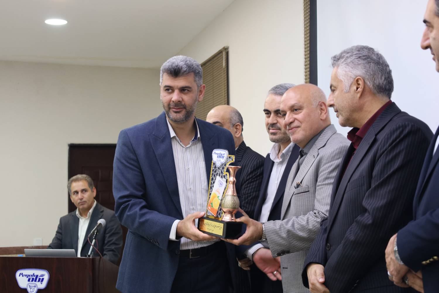 “پگاه آذربایجان غربی” میزبان جشنواره طلایی آبمیوه؛ توسعه بازار آبمیوه با همگرایی شبکه فروش