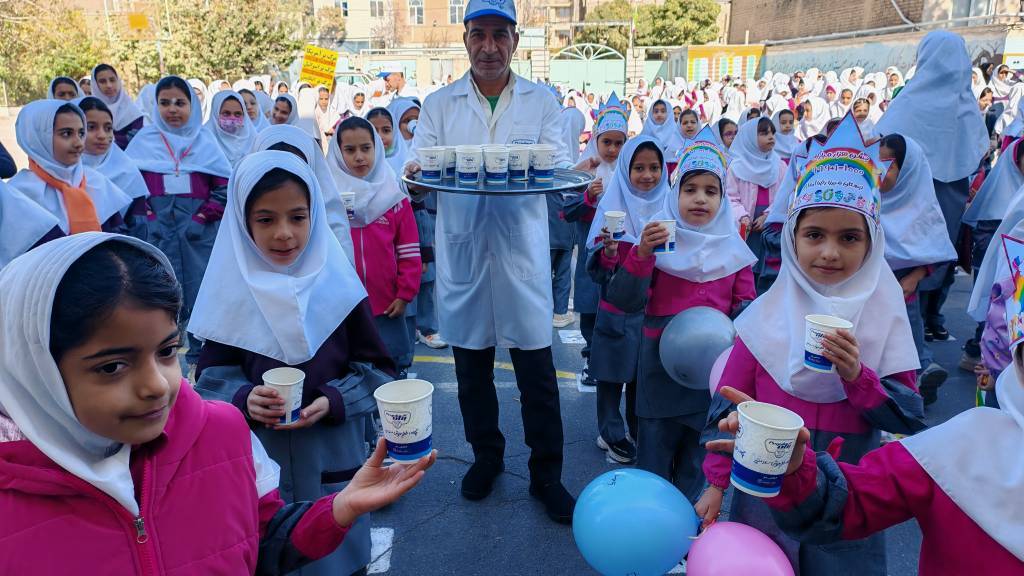 شیرینی روز دانش‌آموز با طعم پگاهشیرینی روز دانش‌آموز با طعم پگاه