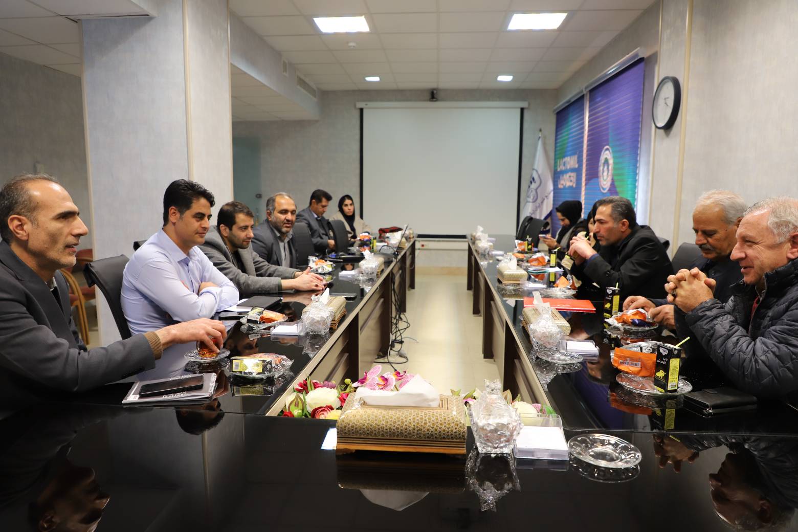 بازدید اعضاء بنیاد نخبگان استان چهارمحال و بختیاری از شرکت شیر خشک نوزاد پگاه