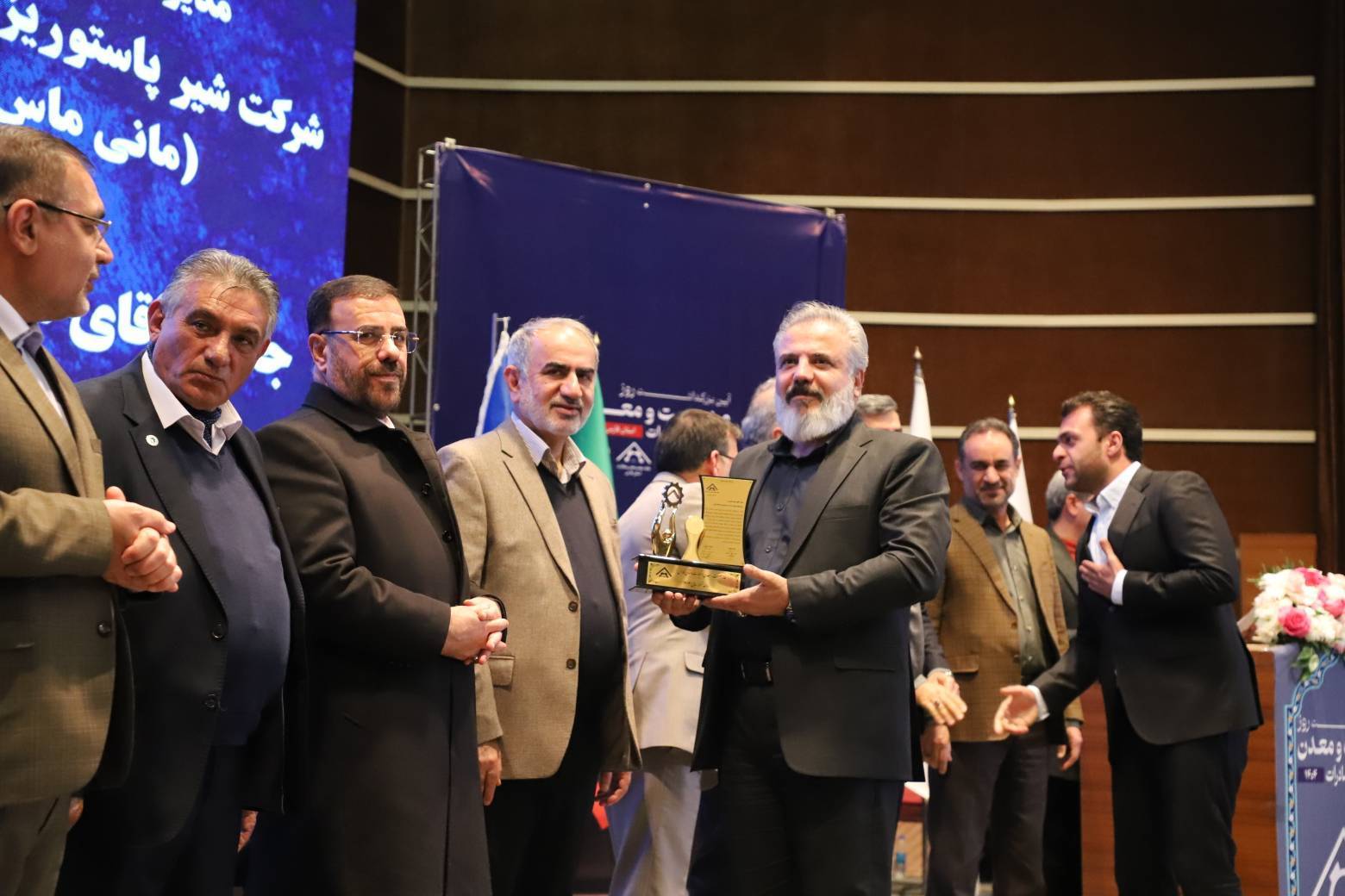 «درخشش دوباره پگاه فارس در عرصه صنعت و تجارت بین‌الملل»