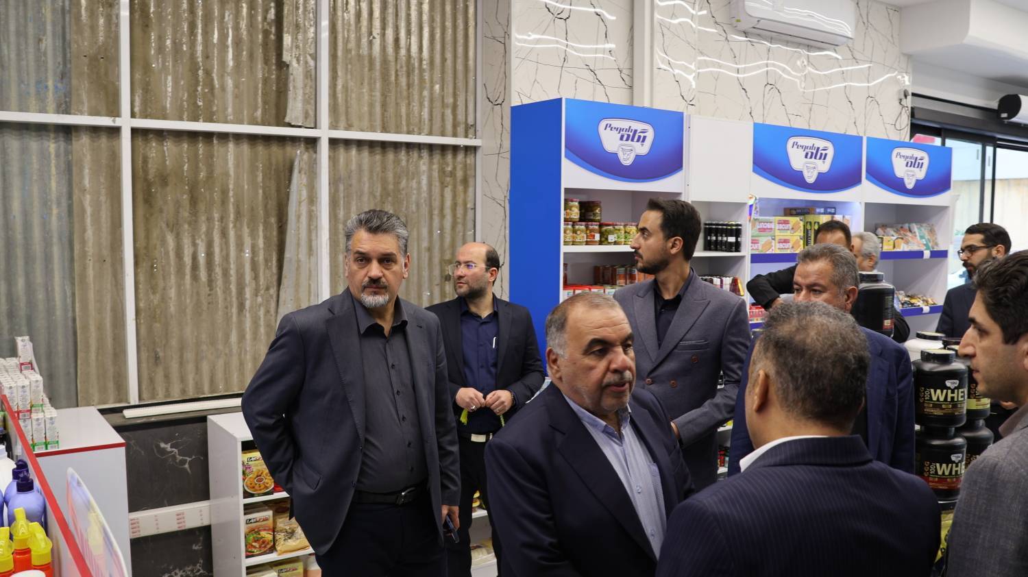 پگاه_از_چهارگوشه_ایران | باروتکوب در بازارگستر پگاه خراسان رضوی: ارتقای کیفیِ فروش در شرایط جنگی اولویت پگاه است