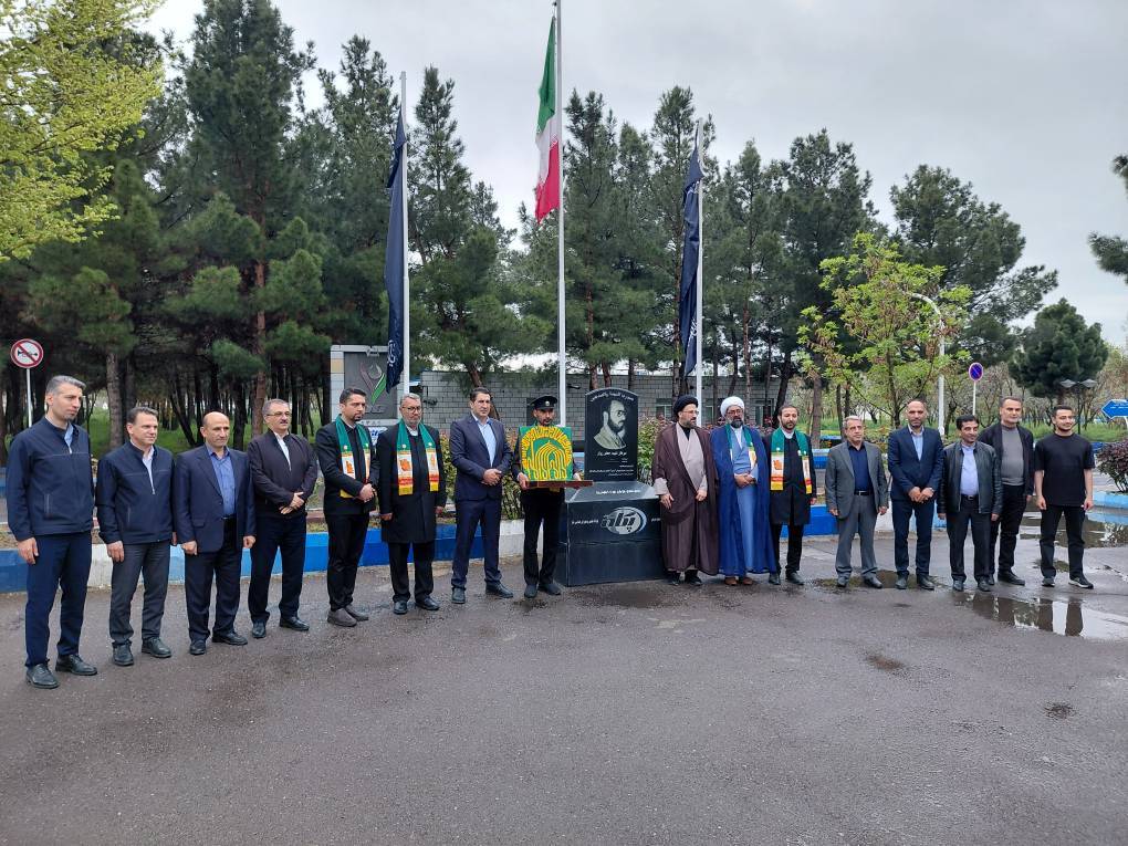 پگاه_از_چهارگوشه_ایران | حضور امام جمعه شهرستان سراب و خادمین آستان قدس رضوی در پگاه آذربایجان شرقی به مناسبت روز کارگر