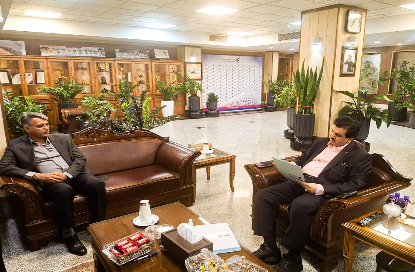 پگاه_از_چهارگوشه_ایران | دیدار مدیرعامل پگاه اراک با مدیرعامل بانک رفاه کارگران کشور؛ تأکید بر توسعه همکاری‌های مشترک
