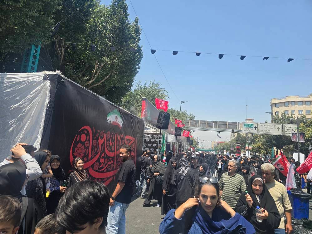 پگاه_از_چهارگوشه_ایران | حضور کارکنان شرکت پخش سراسری بازار گستر پگاه در مراسم پیاده‌روی جاماندگان اربعین
